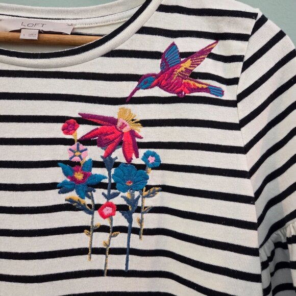 LOFT BLACK & WHITE STRIPED TOP W/EMBROIDERED FLOWERS & HUMMINGBIRDS SIZE SMALL - Picture 2 of 12
